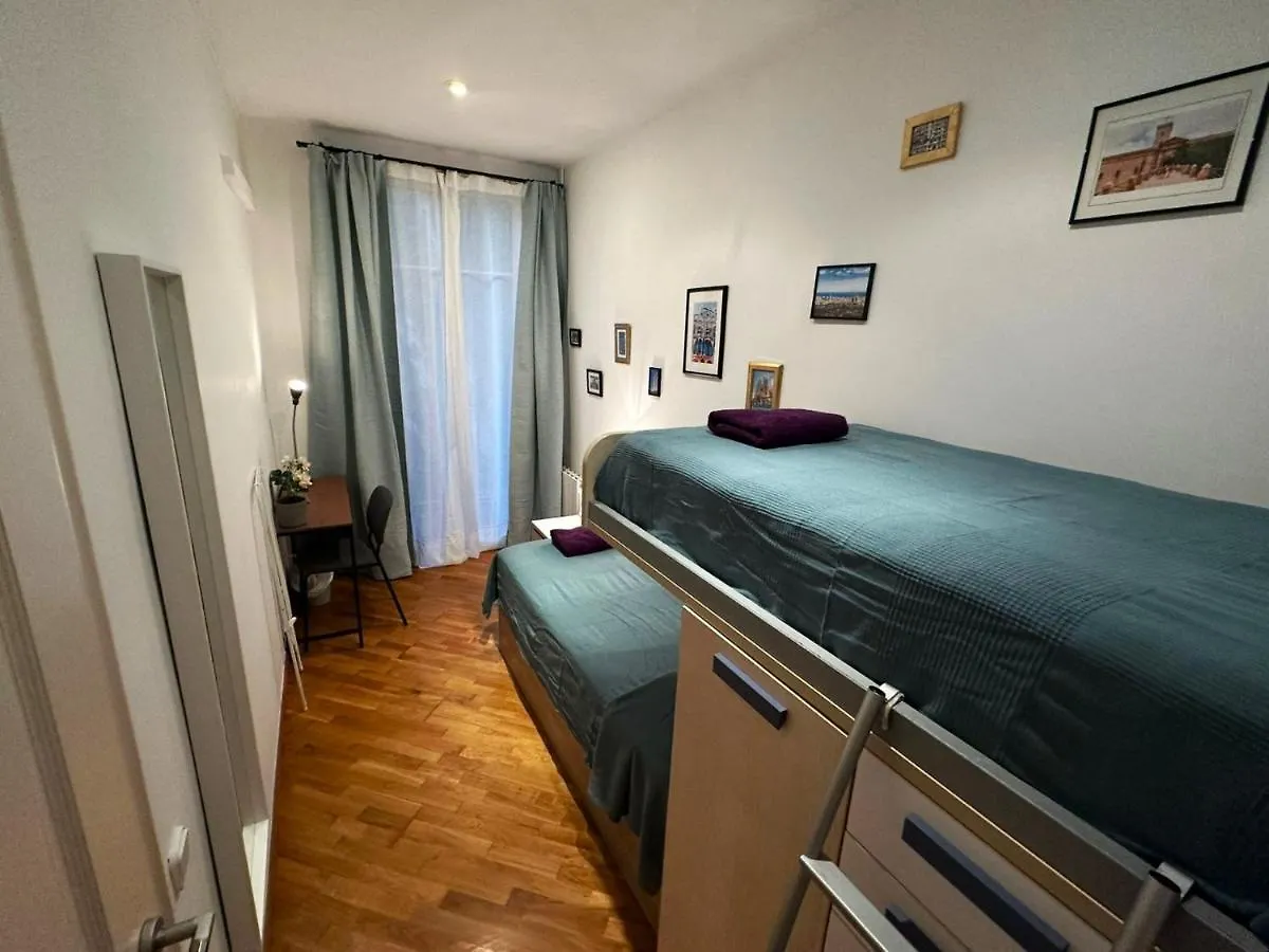B&B Rooms Calabria 바르셀로나 스페인